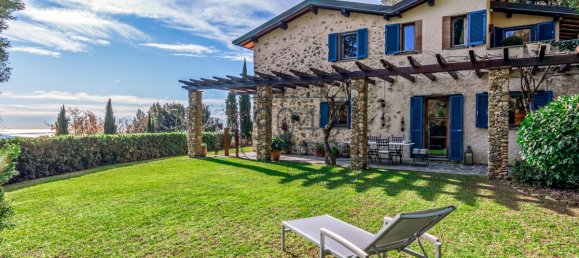3 bedrooms Villa in Pietrasanta, Italy No. 404321 3