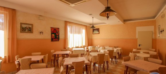 Здание 1290м² в Чезенатико, Италия № 130632 21