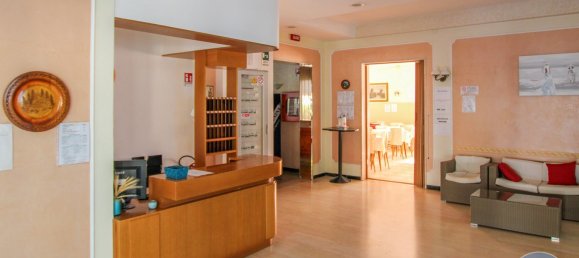 Здание 1290м² в Чезенатико, Италия № 130632 24