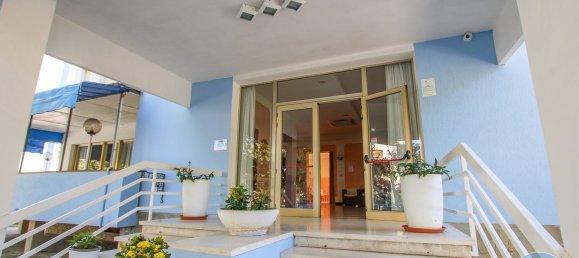 Здание 1290м² в Чезенатико, Италия № 130632 12