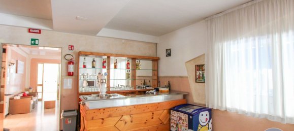 Здание 1290м² в Чезенатико, Италия № 130632 33