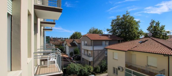 Здание 1290м² в Чезенатико, Италия № 130632 8