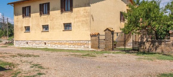 4 bedrooms House in Sorano, Italy No. 270979 8