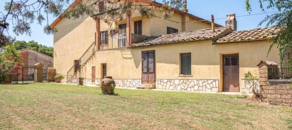 4 bedrooms House in Sorano, Italy No. 270979 9