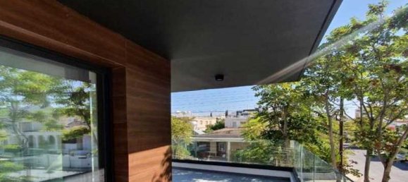 3 bedrooms Apartment in Limassol, Cyprus No. 19811 4