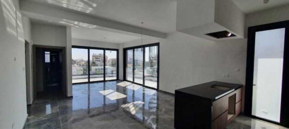 3 bedrooms Apartment in Limassol, Cyprus No. 19811 5