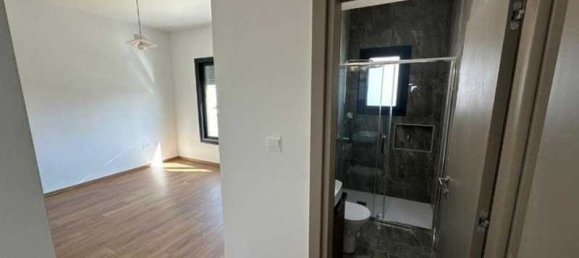 3 bedrooms Apartment in Limassol, Cyprus No. 19811 9