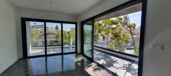 3 bedrooms Apartment in Limassol, Cyprus No. 19811 6