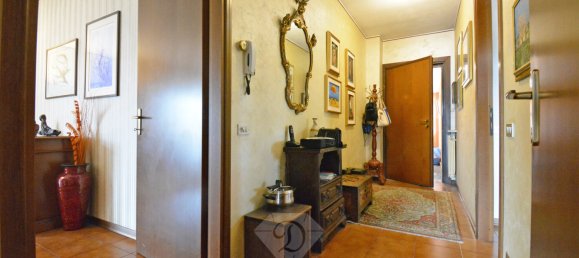 2 bedrooms Apartment in Varese, Italy No. 112871 2