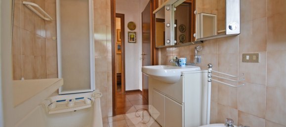 2 bedrooms Apartment in Varese, Italy No. 112871 12