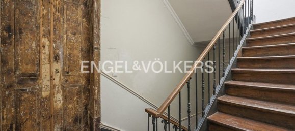 881m² Building in Lisbon, Portugal No. 76459 14