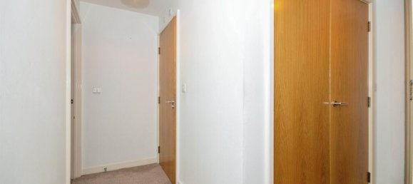 1 bedroom Apartment in London, United Kingdom No. 6382 11