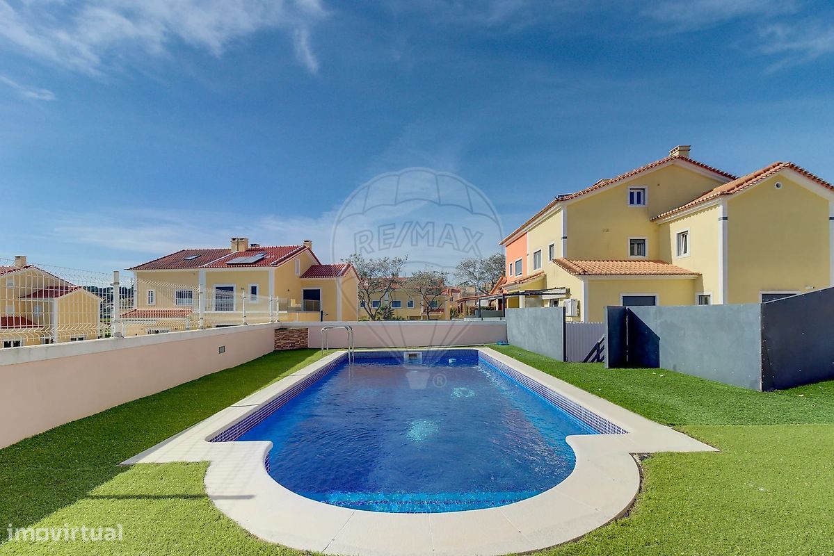 Дом с 5 спальнями в Риу ди Мору, Португалия № 46116