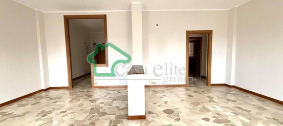 Apartamento de 4 habitaciónes en Lodi, Italy No. 247909 19