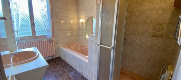 4 bedrooms House in Le Plessis-Belleville, France No. 215986 12