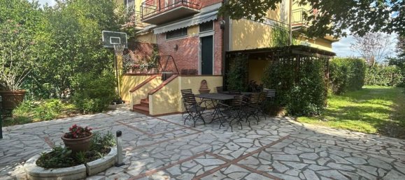 5 bedrooms Apartment in Pietrasanta, Italy No. 342756 2