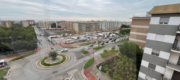 3 chambres Appartement à Bari, Italy No. 17300 34