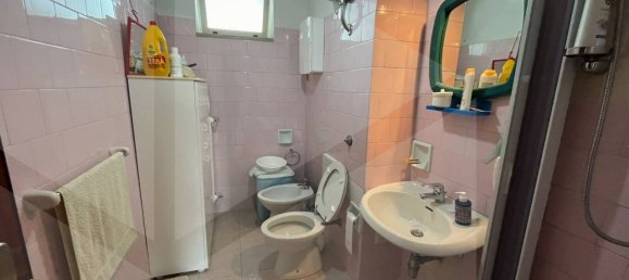 3 chambres Appartement à Bari, Italy No. 17300 8