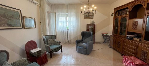3 chambres Appartement à Bari, Italy No. 17300 2