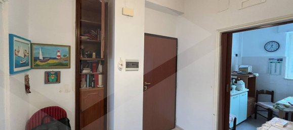 3 chambres Appartement à Bari, Italy No. 17300 4