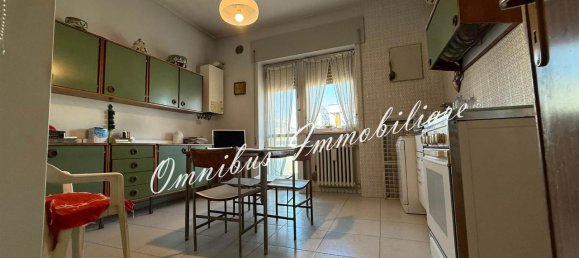 5 rooms Apartment in Foggia, Italy No. 117674 23