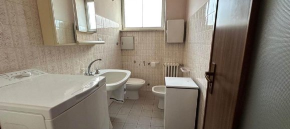 5 rooms Apartment in Foggia, Italy No. 117674 30