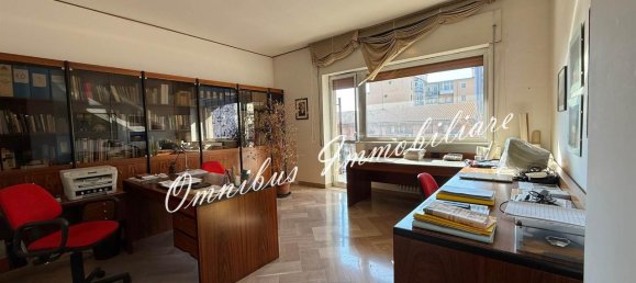 5 rooms Apartment in Foggia, Italy No. 117674 5