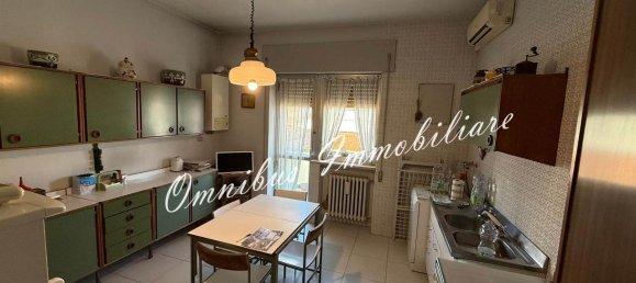 5 rooms Apartment in Foggia, Italy No. 117674 24