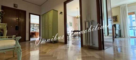 5 rooms Apartment in Foggia, Italy No. 117674 3