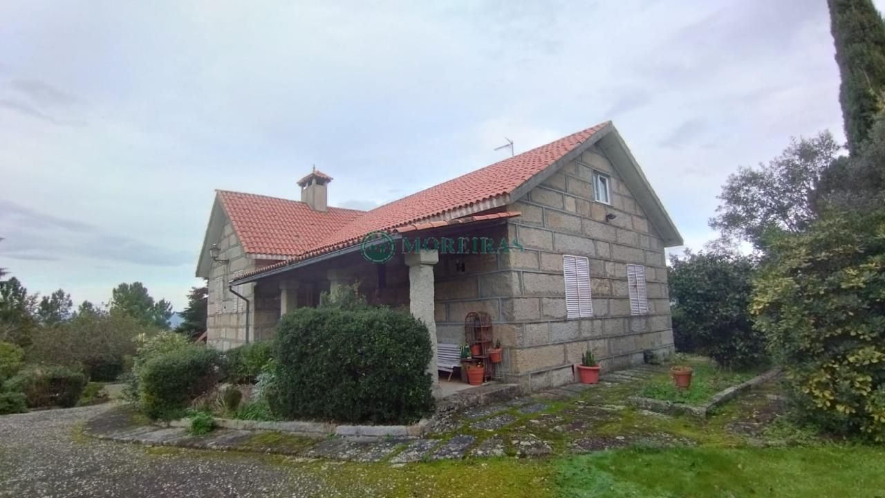 5 bedrooms House in Ourense, Spain No. 216540