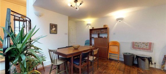 3 bedrooms House in London, United Kingdom No. 8708 3