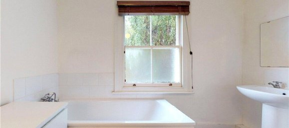 3 bedrooms House in London, United Kingdom No. 8708 11