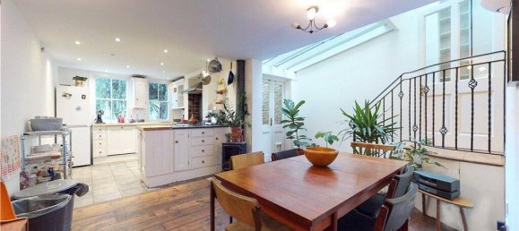 3 bedrooms House in London, United Kingdom No. 8708 25