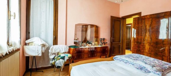 3 Schlafzimmer Villa in Porto Mantovano, Italy, Nr. 376673 2