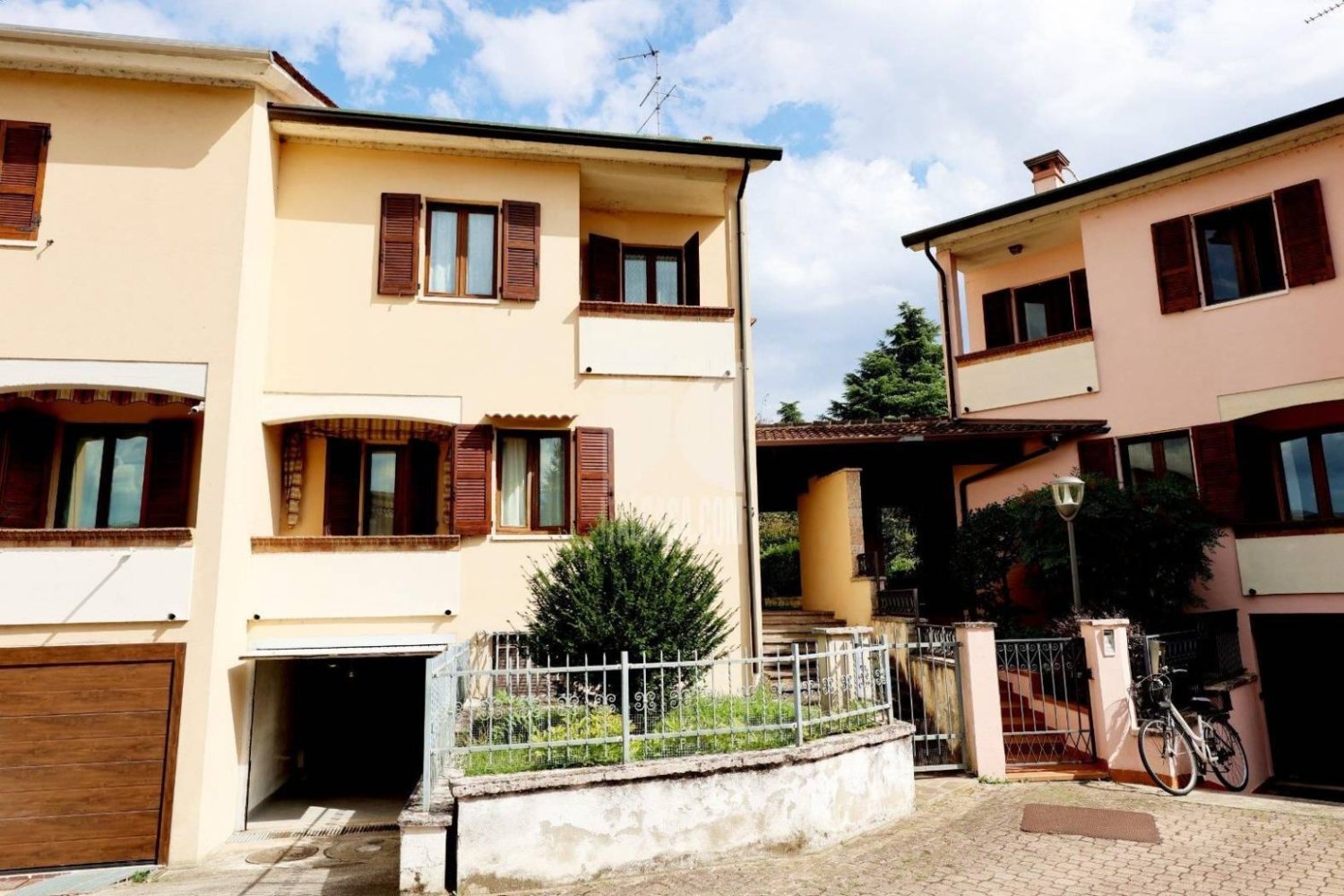 3 Schlafzimmer Villa in Porto Mantovano, Italy, Nr. 376673