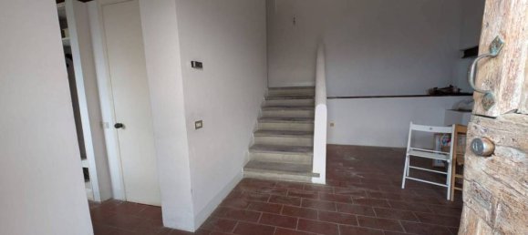 3 bedrooms Villa in Prato, Italy No. 76509 8