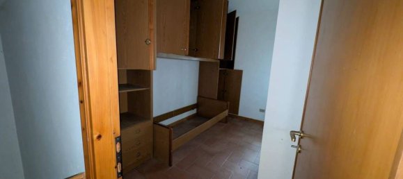 3 bedrooms Villa in Prato, Italy No. 76509 42