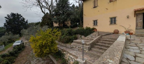 3 bedrooms Villa in Prato, Italy No. 76509 2