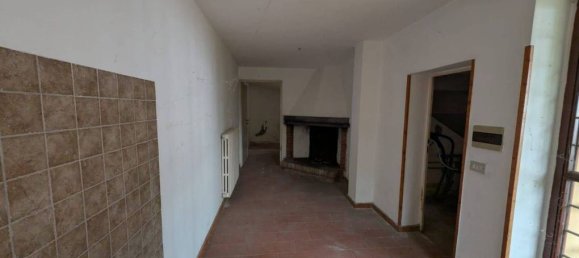 3 bedrooms Villa in Prato, Italy No. 76509 40