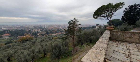 3 bedrooms Villa in Prato, Italy No. 76509 25