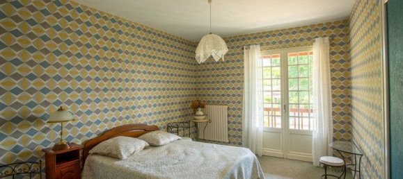 6 bedrooms House in Gironde, France No. 301070 4