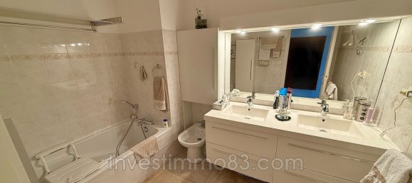 1 bedroom Apartment in Carqueiranne, France No. 190410 8