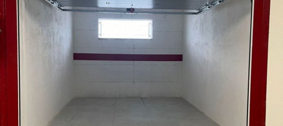 18m² Garage in Salerno, Italy No. 77515 3