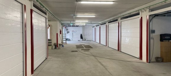 18m² Garage in Salerno, Italy No. 77515 2