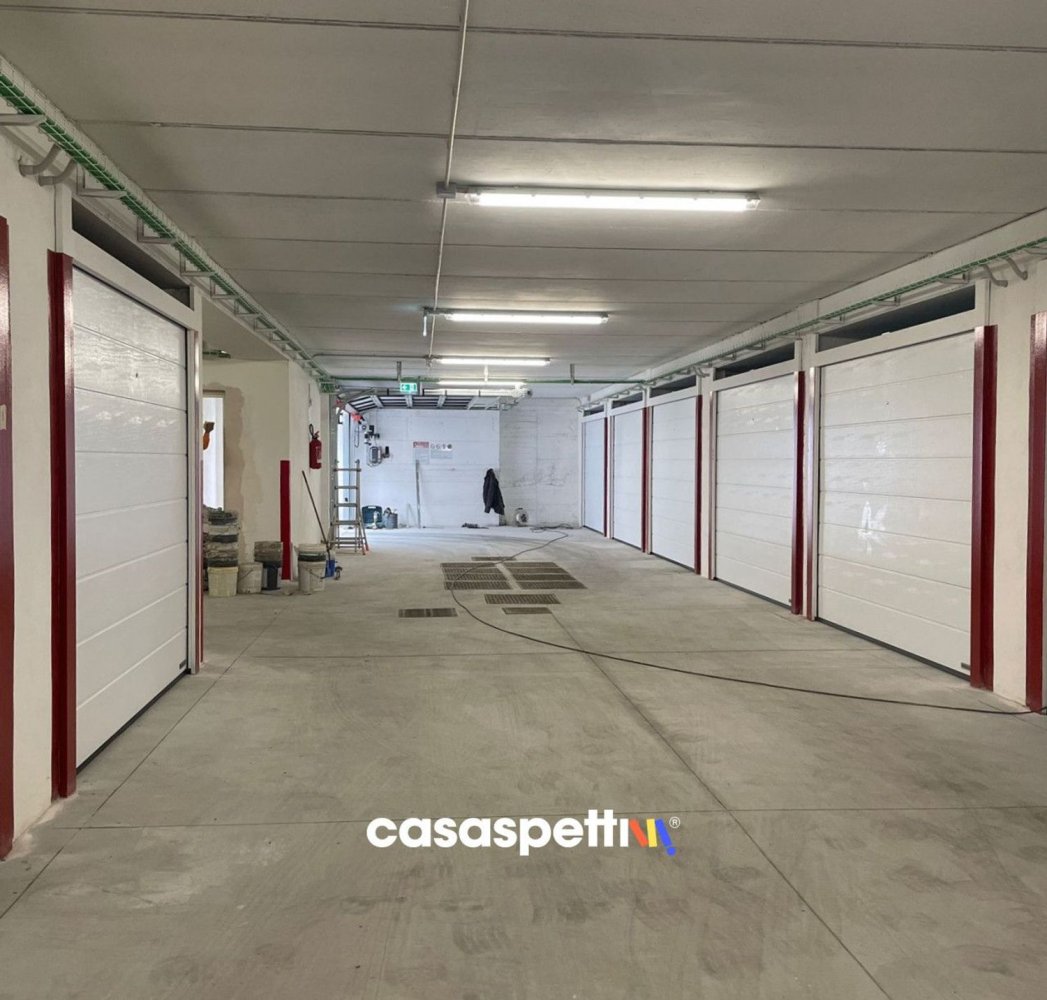 18m² Garage in Salerno, Italy No. 77515