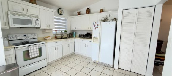 4 Schlafzimmer Villa in Miami, USA, Nr. 615127 18