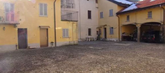 2-salle Appartement à Samarate, Italy No. 334149 3