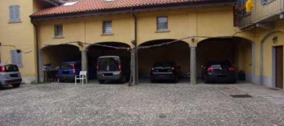 2-salle Appartement à Samarate, Italy No. 334149 5