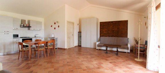 2 rooms House in Cecina, Italy No. 150521 2