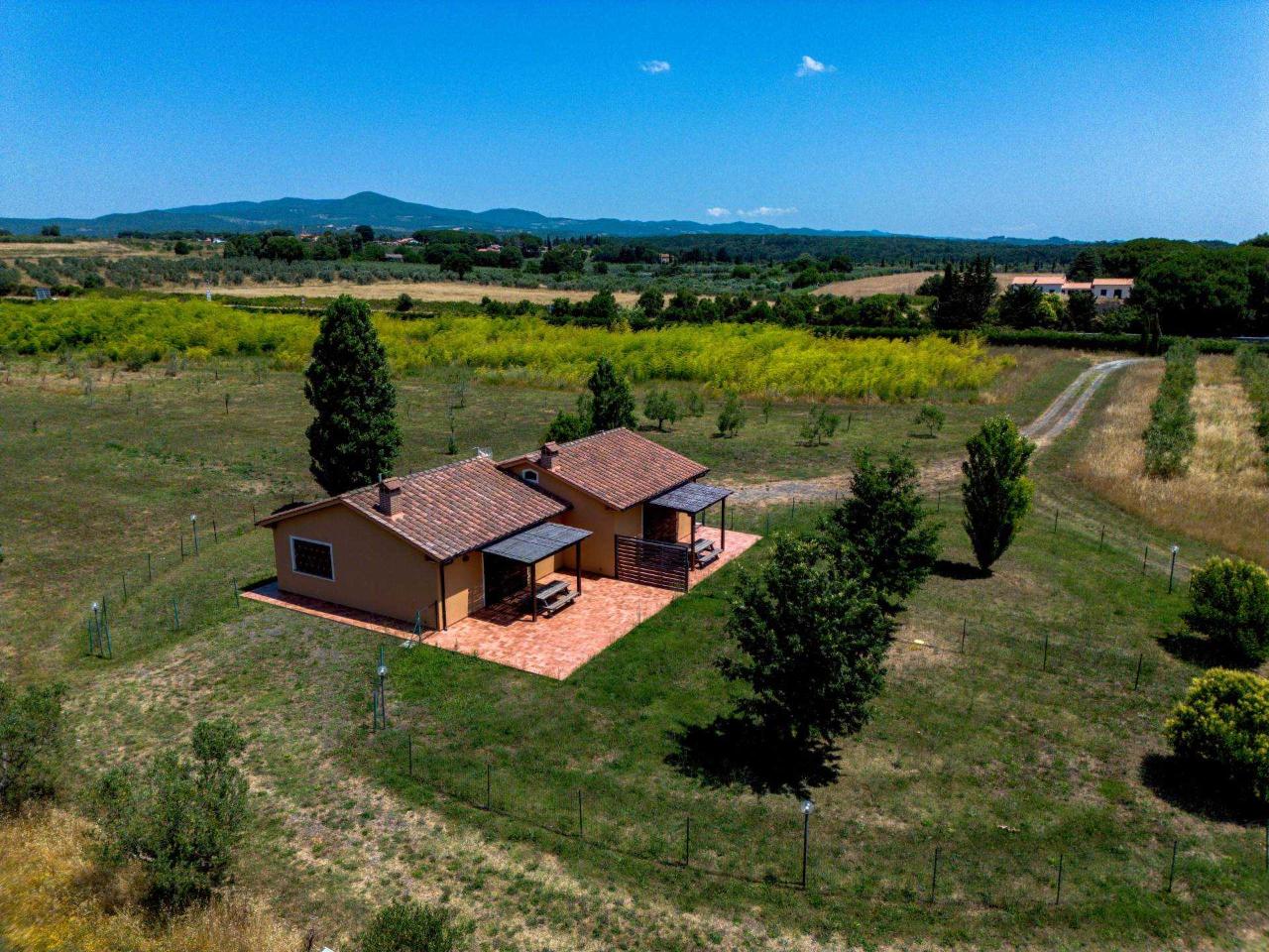 2 rooms House in Cecina, Italy No. 150521